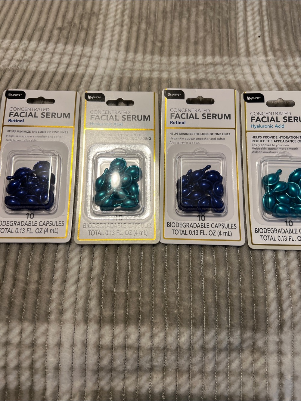 Concentrated Facial Serum Capsules - Retinol & Hyaluronic Acid, Blue/Teal